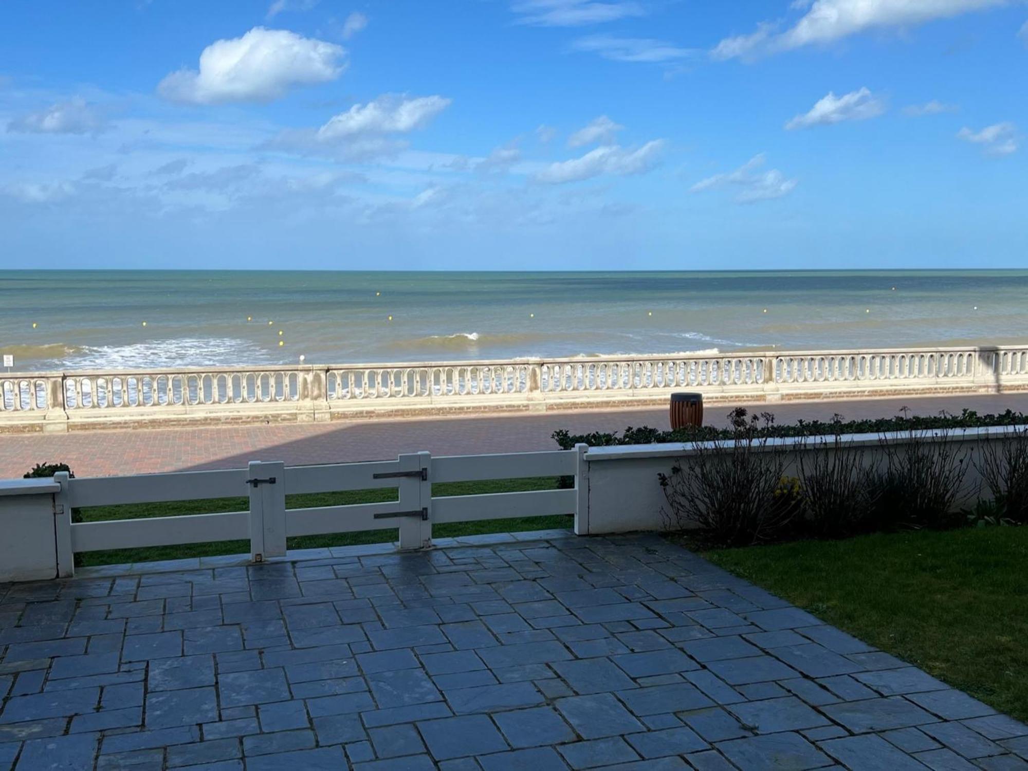 Studio Central A Cabourg Avec Balcon, Wifi Gratuit & Parking - Fr-1-487-372 Luaran gambar